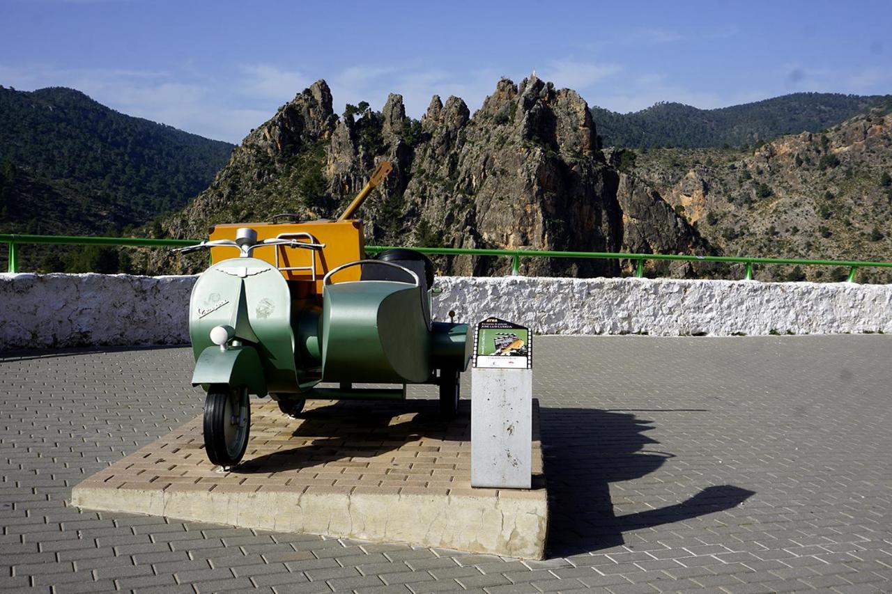 Alojamientos Rurales Entre Rocas 艾纳 外观 照片