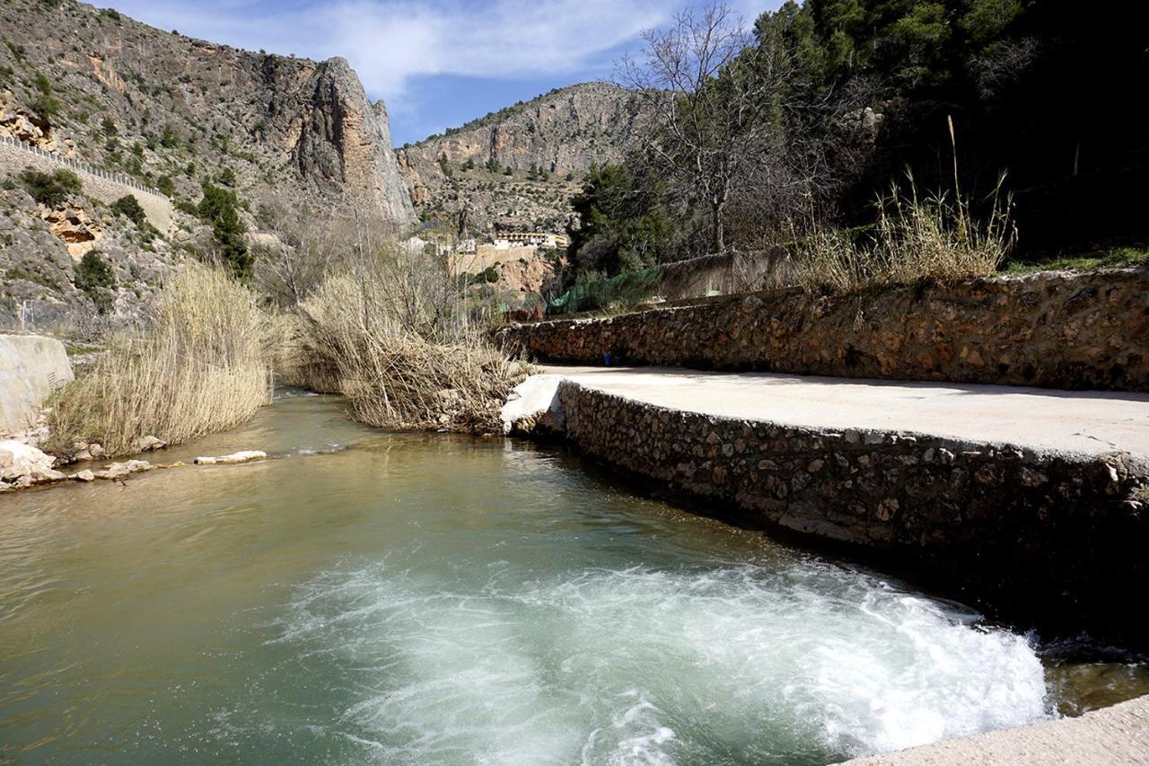 Alojamientos Rurales Entre Rocas 艾纳 外观 照片