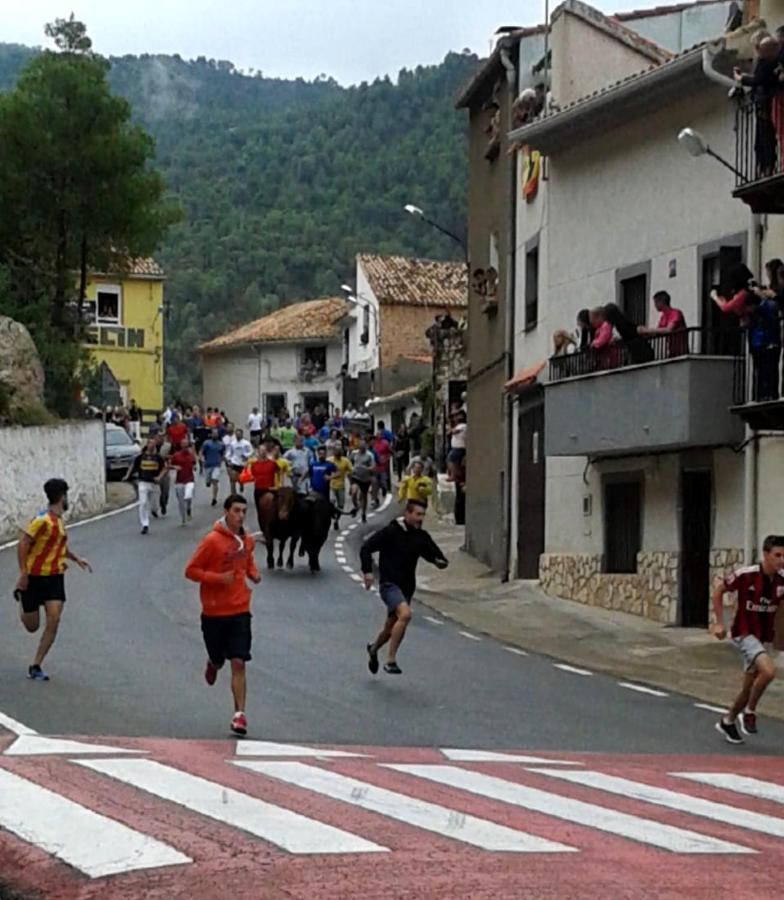Alojamientos Rurales Entre Rocas 艾纳 外观 照片